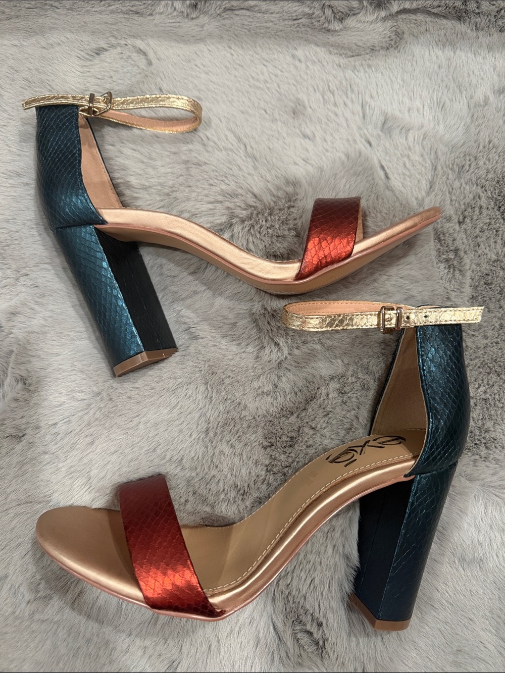 Exé Metallic Bronze Snake Leather Block Heel Sandals Strappy NEW Size 37 US 7
